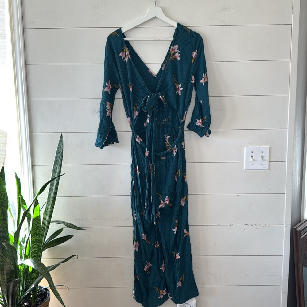 Billabong Floral Green Twist Back Jumpsuit Size Small - Picture 12 of 14